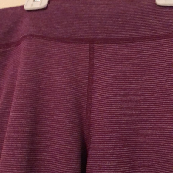 Women’s Old Navy Active Leggings - Picture 3 of 6